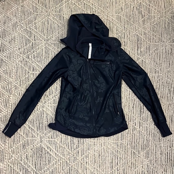 lululemon athletica Jackets & Blazers - Lululemon Keep It Up Weatherproof Jacket Laceoflage Embossed Inkwell